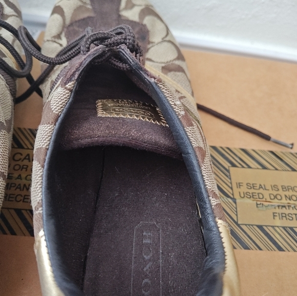 Coach Q300 Womens Katelyn Signature C Sneakers - Picture 4 of 4